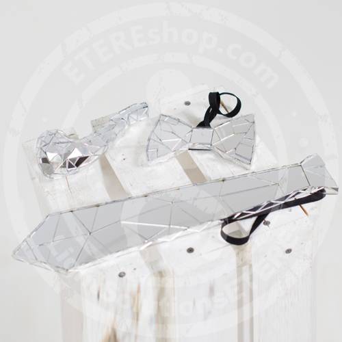 Mirrored accessories: pipe, tie, bow tie