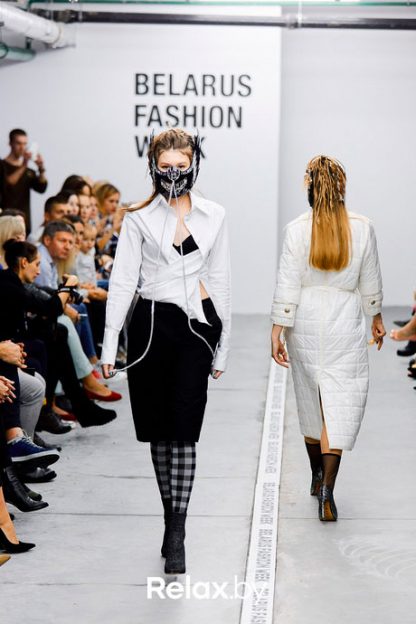 Shiny-Mirror-Mask-ETERESHOP-Belarus-Fashion-Week-2019
