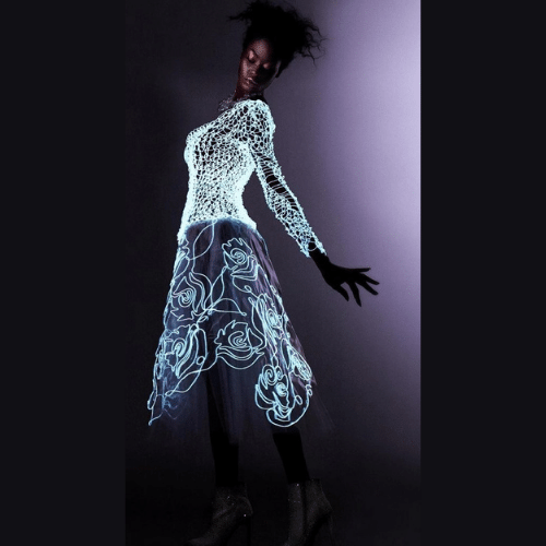 Beautiful-long-evening-LED-dress-for-singers