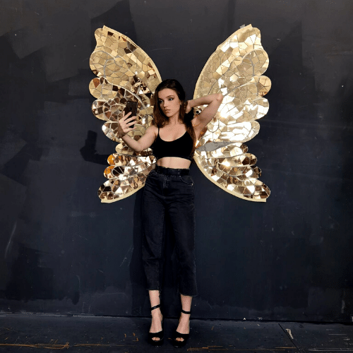 Installation of Wings for the photo zone idea by ETEREshop