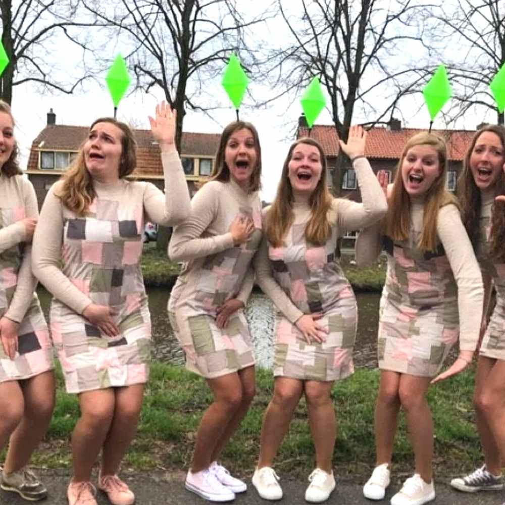 costumes-of-sims