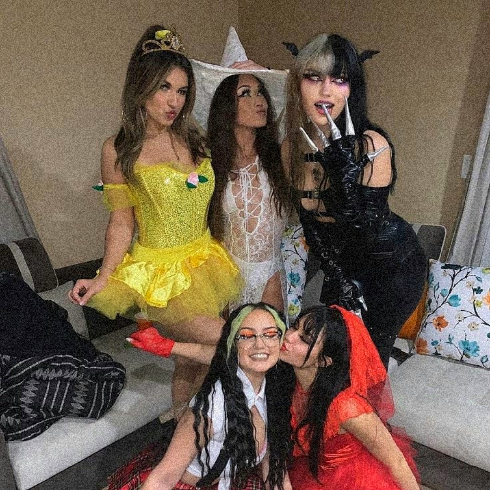 halloween-costumes-2021