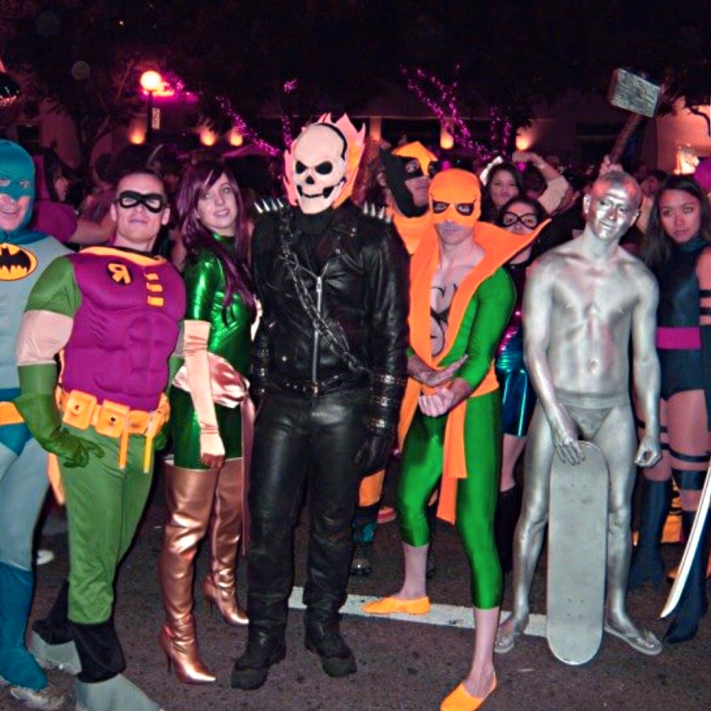 costume