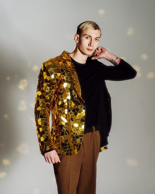 rave-men's-jacket-shimmers-in-the-sun